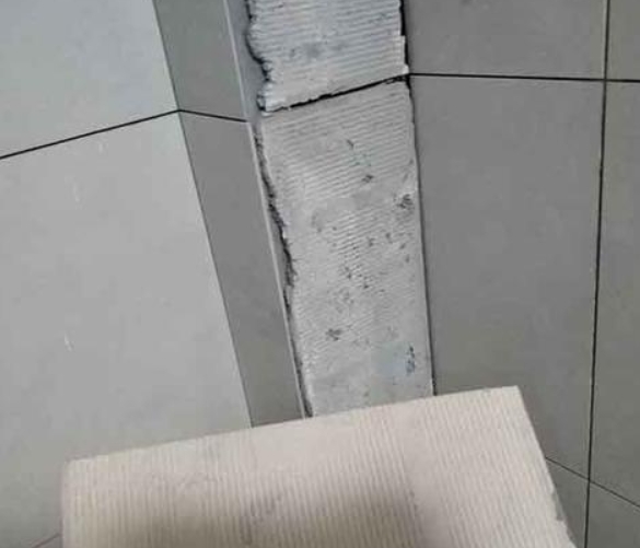 吉利瓷砖空鼓维修公司分享下厨房瓷砖脱落的补救措施。